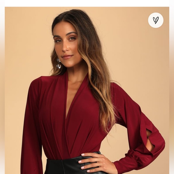 New, never worn beautiful burgundy top - Picture 1 of 3